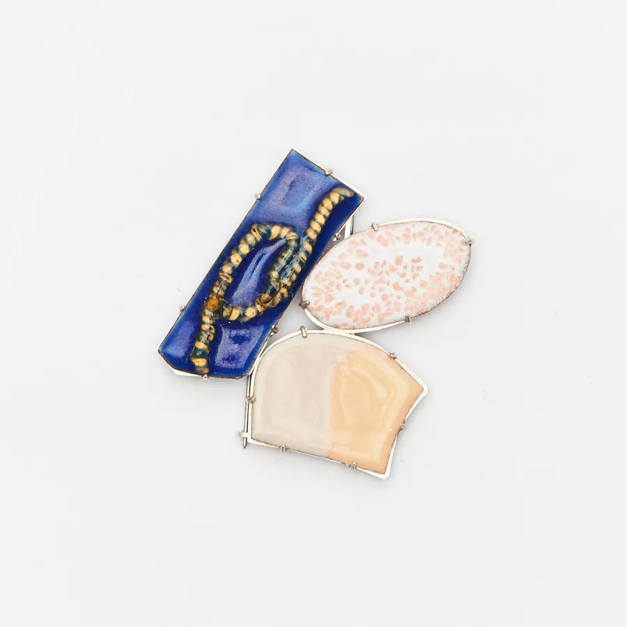 ECHO brooch, enamel, outline and arrangement (another cut)