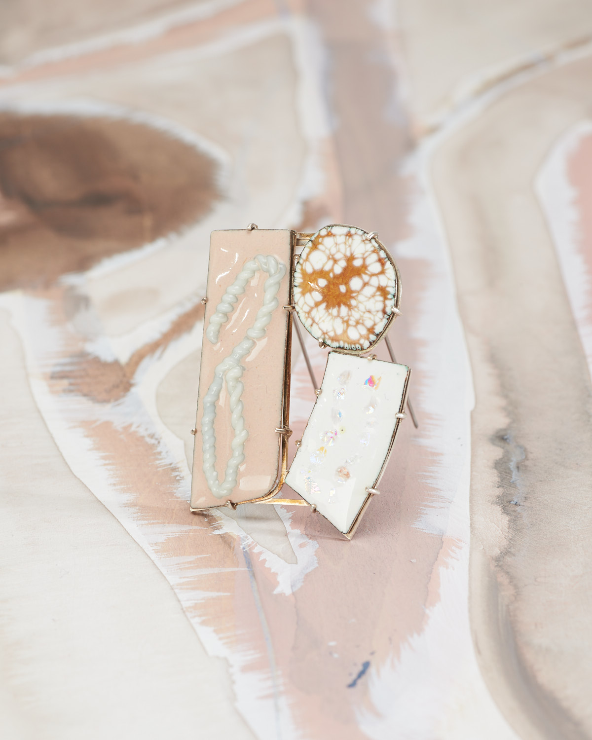 ECHO ブローチ｜七宝（エナメル）｜色の混ざり合い（ディテール）