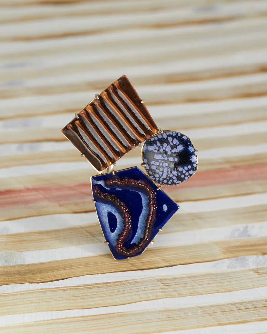 ECHO brooch, enamel, dripping-like texture (detail)