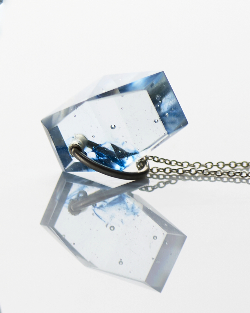 HENGE ペンダント｜ガラス×シルバー｜作品写真（別角度）
