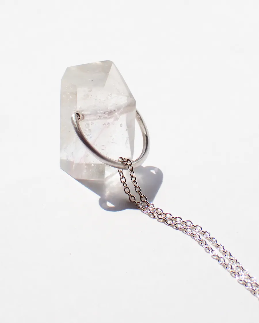 HENGE ペンダント｜ガラスモチーフ｜光の入り方（ディテール）