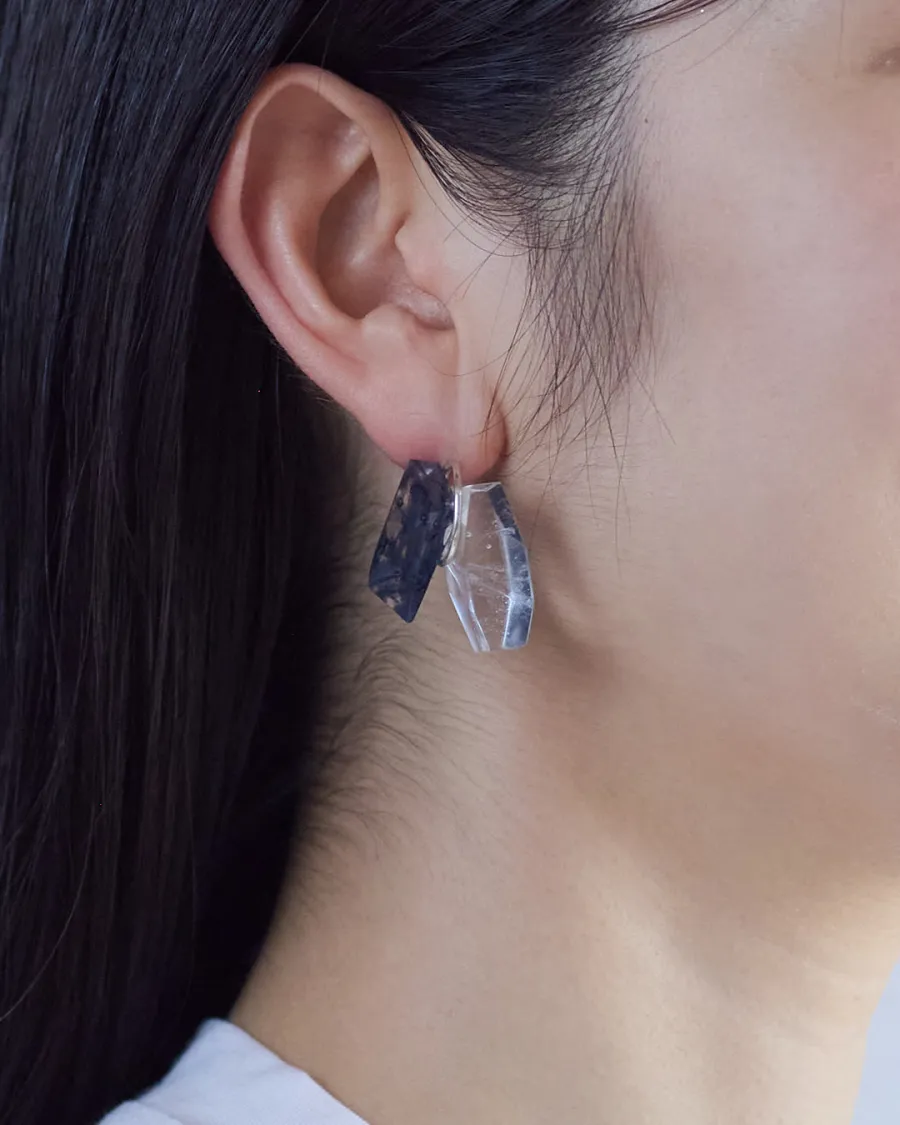 CAIRNピアス