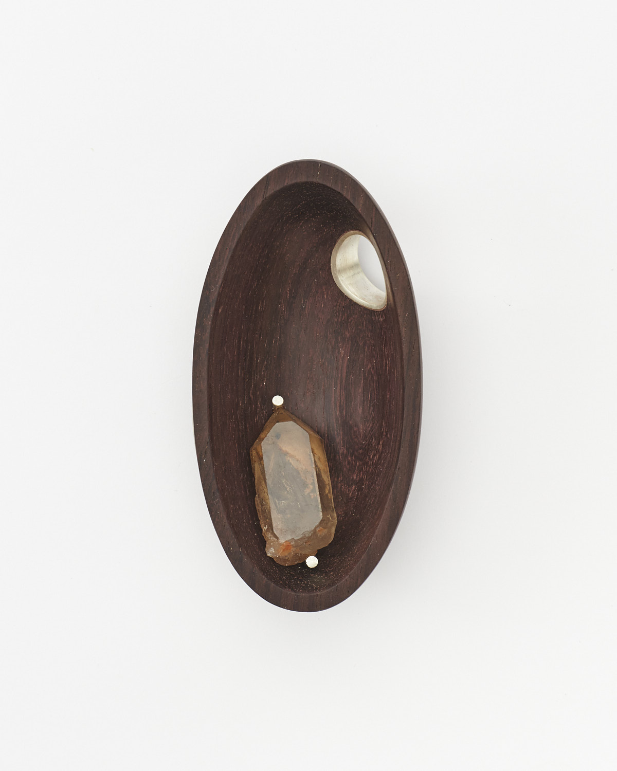 NSIDEOUT ブローチ｜木の内側に配置された水晶｜ディテール