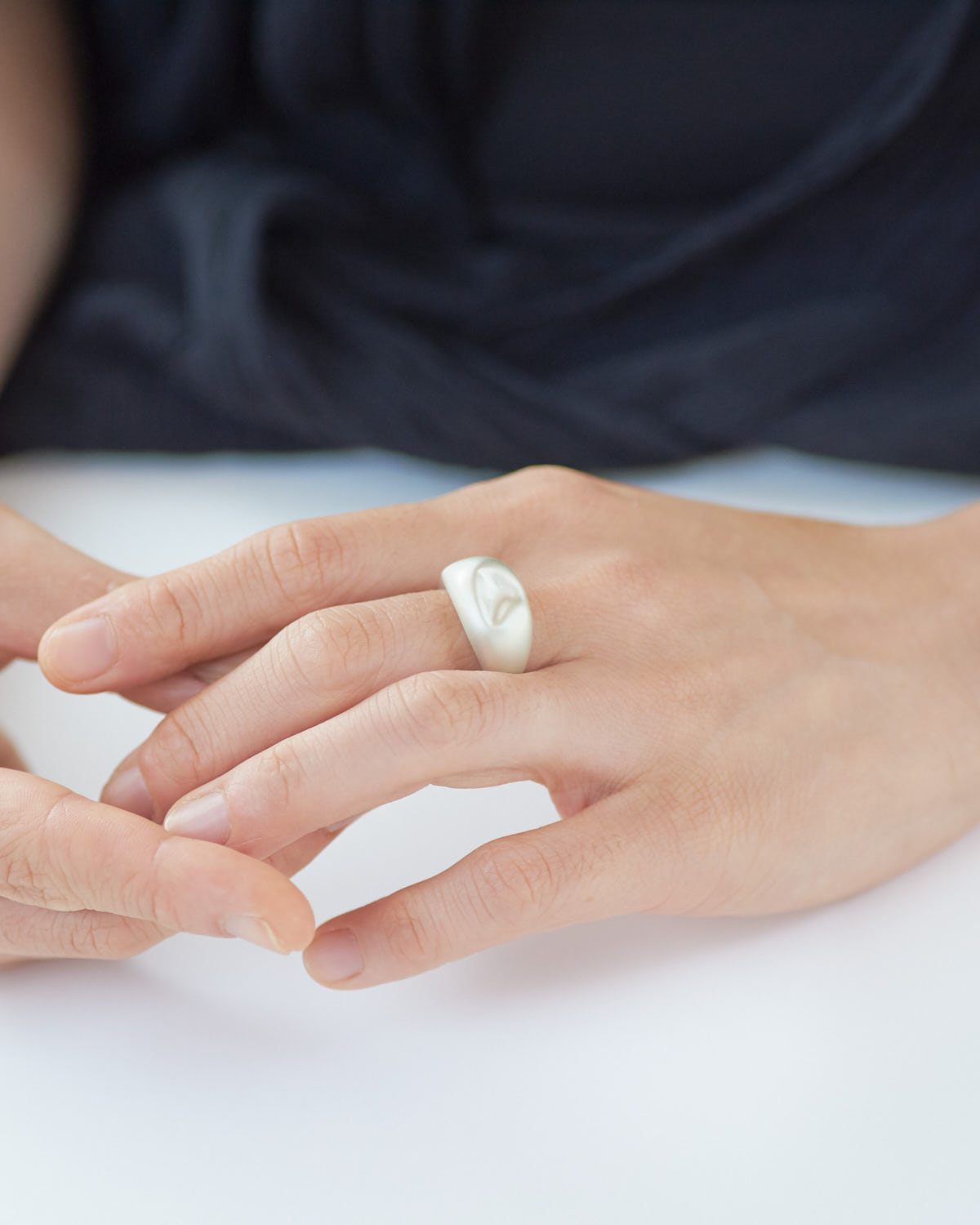 DENT リング｜シルバーリング｜別角度の作品写真