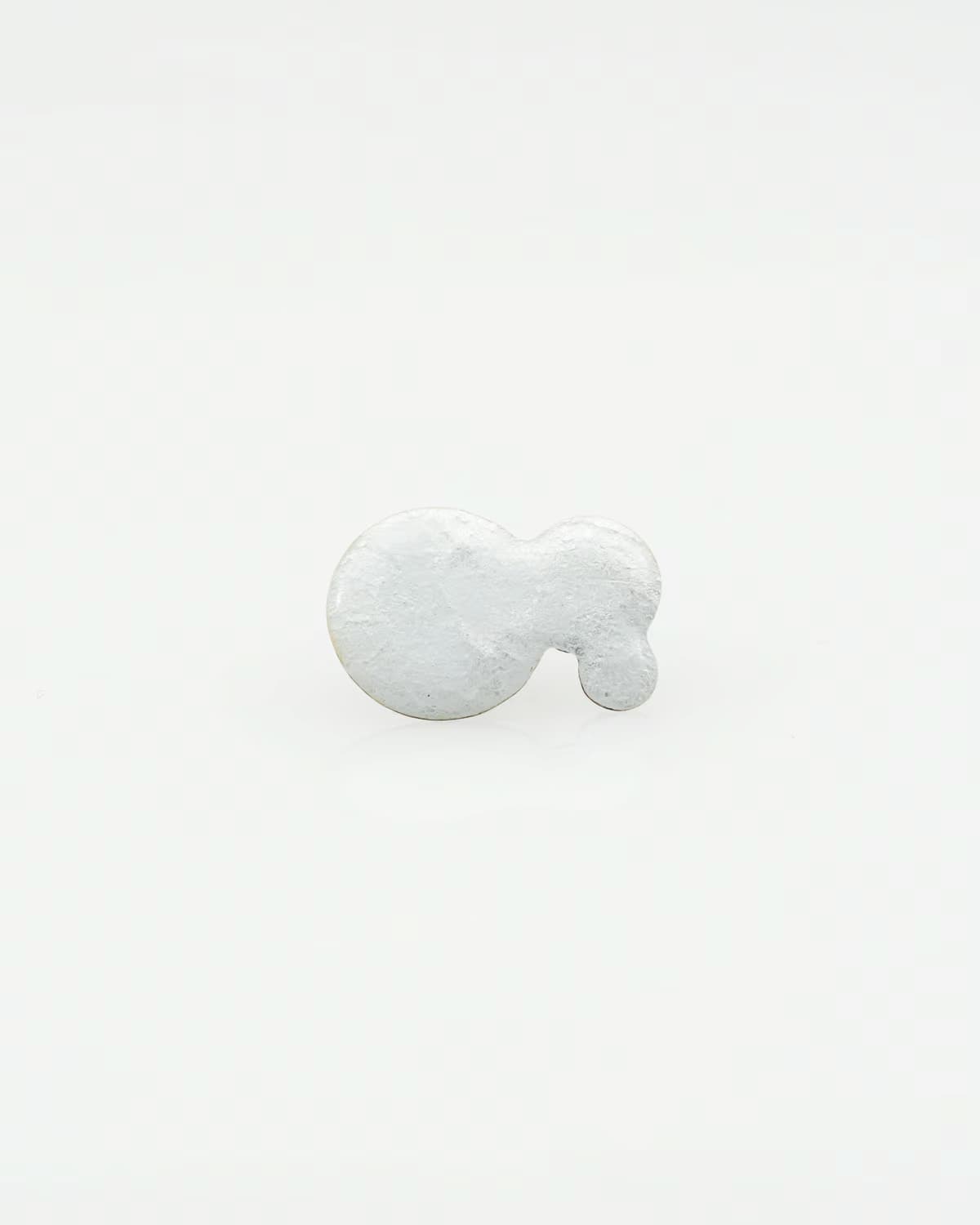 THAW ブローチ｜溶けるような表面｜ディテール